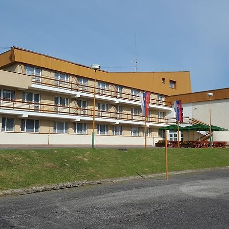 Hotel Banik Nitrianske Rudno Bagian luar foto