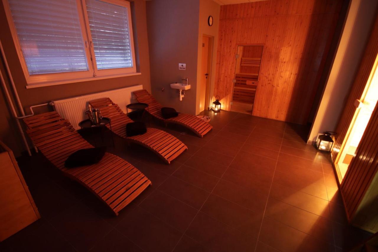 Hotel Banik Nitrianske Rudno Bagian luar foto